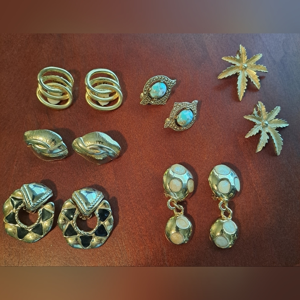 6 pair of clip on earrings. All vintage from the 1960's